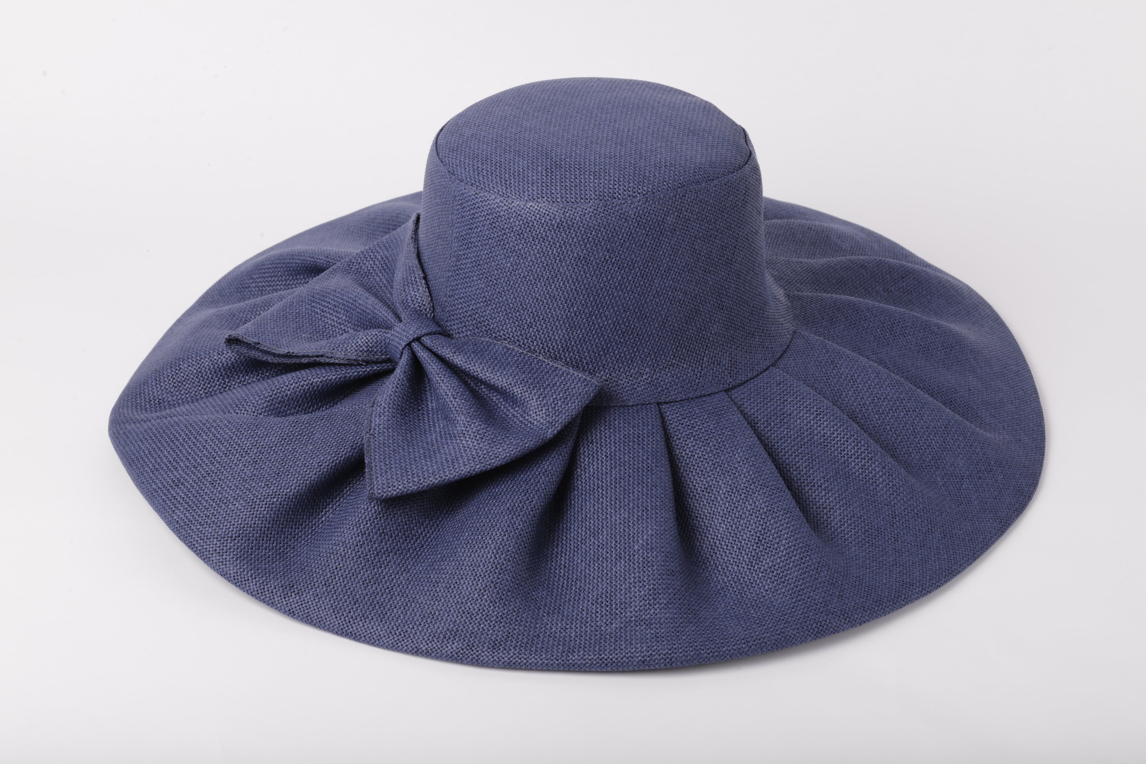 Cappello di paglia floscio con fiocco