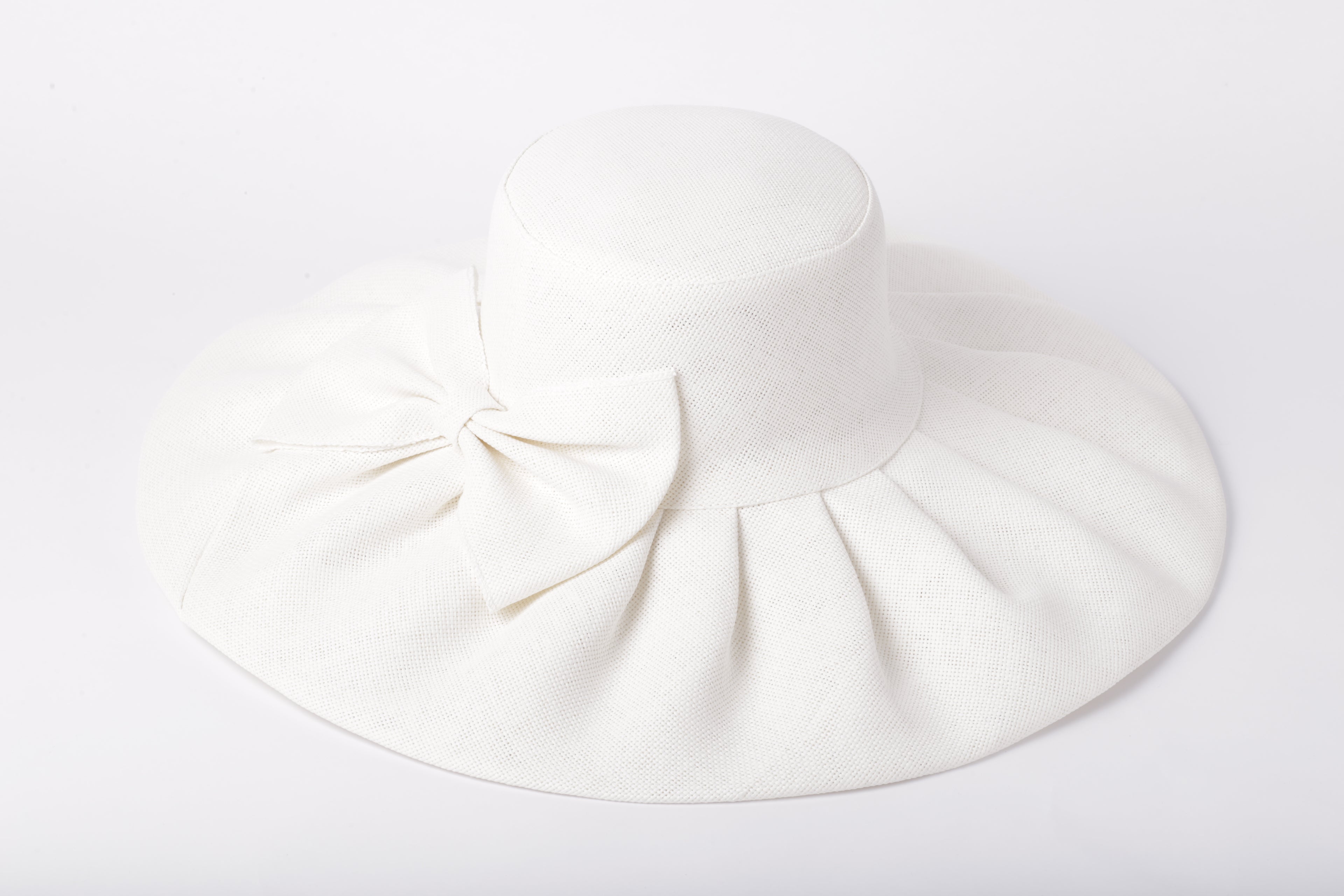 Cappello di paglia floscio con fiocco