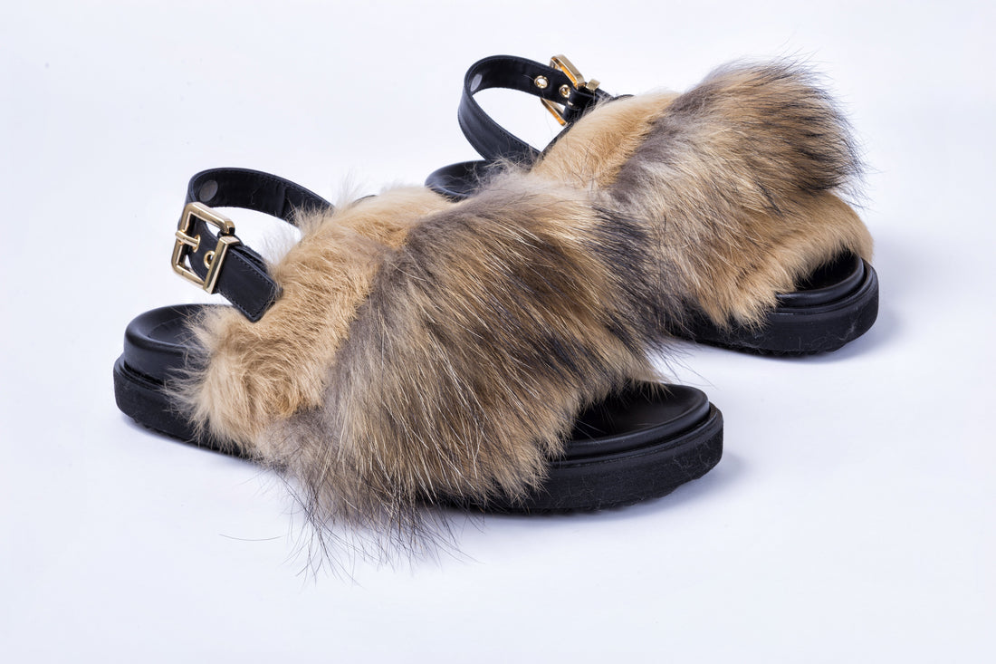 Sandali di pelliccia