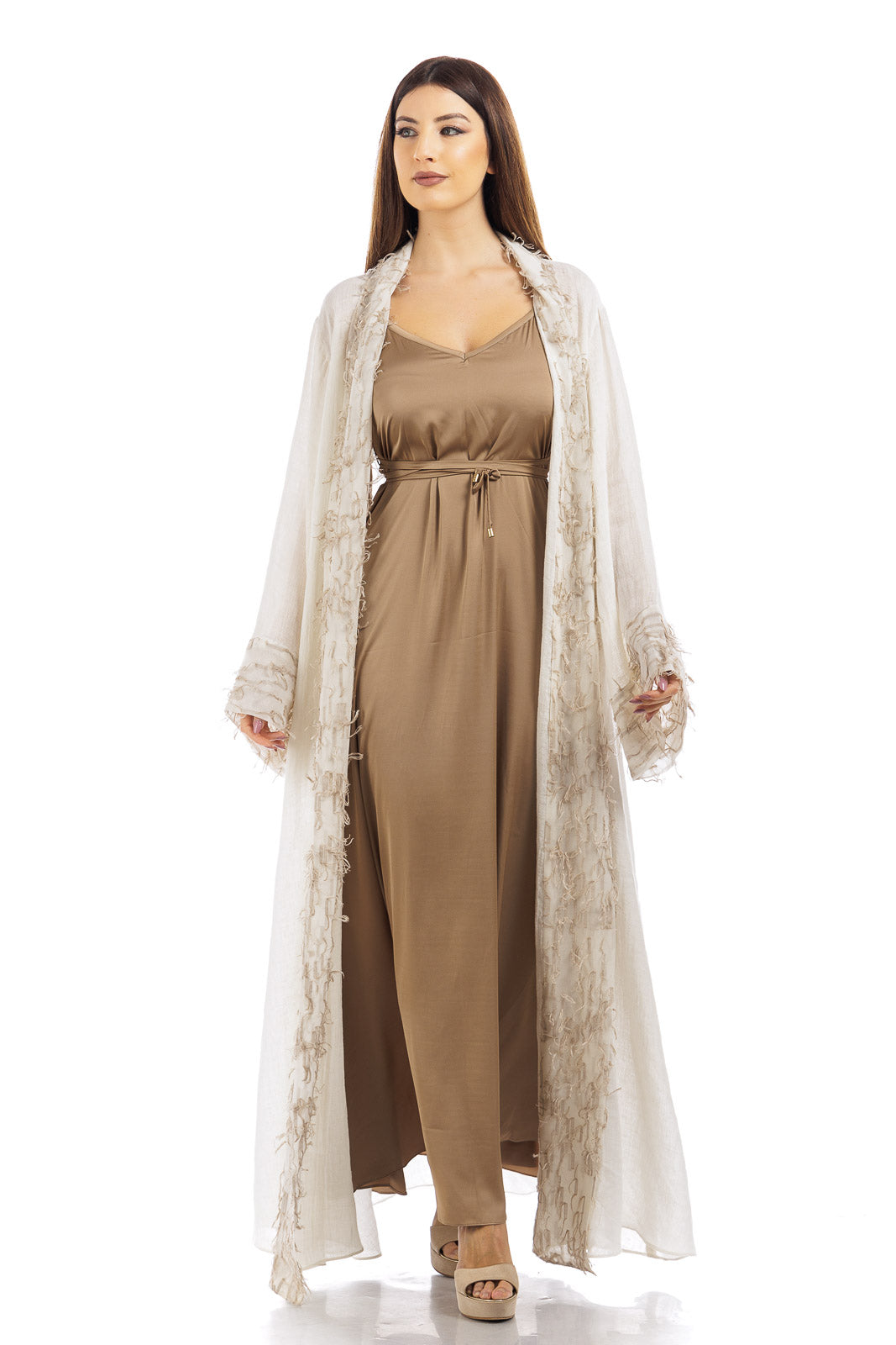 Abaya in lino con dettagli in piuma