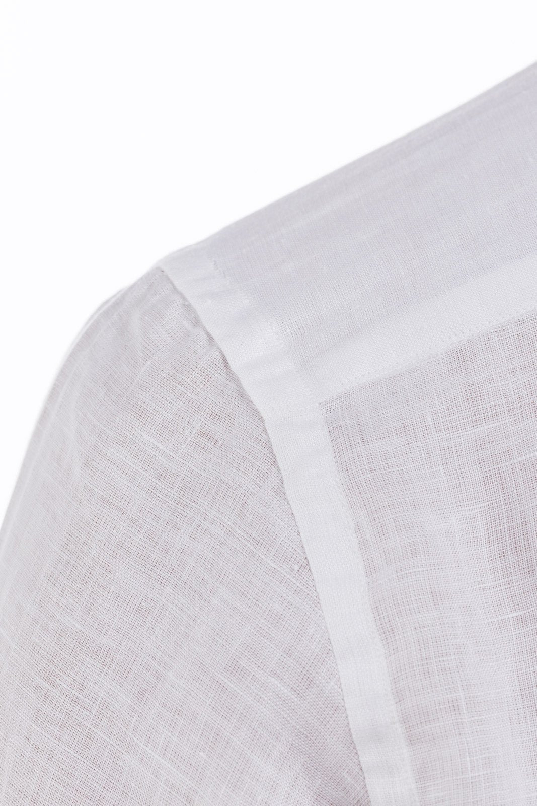 Camicia in lino con bottoni a metà spacco