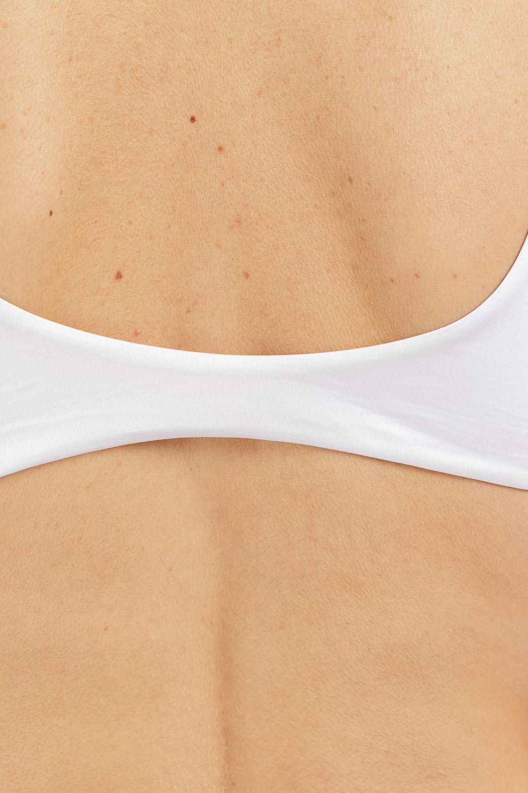 Bikini con nodo frontale in tinta unita