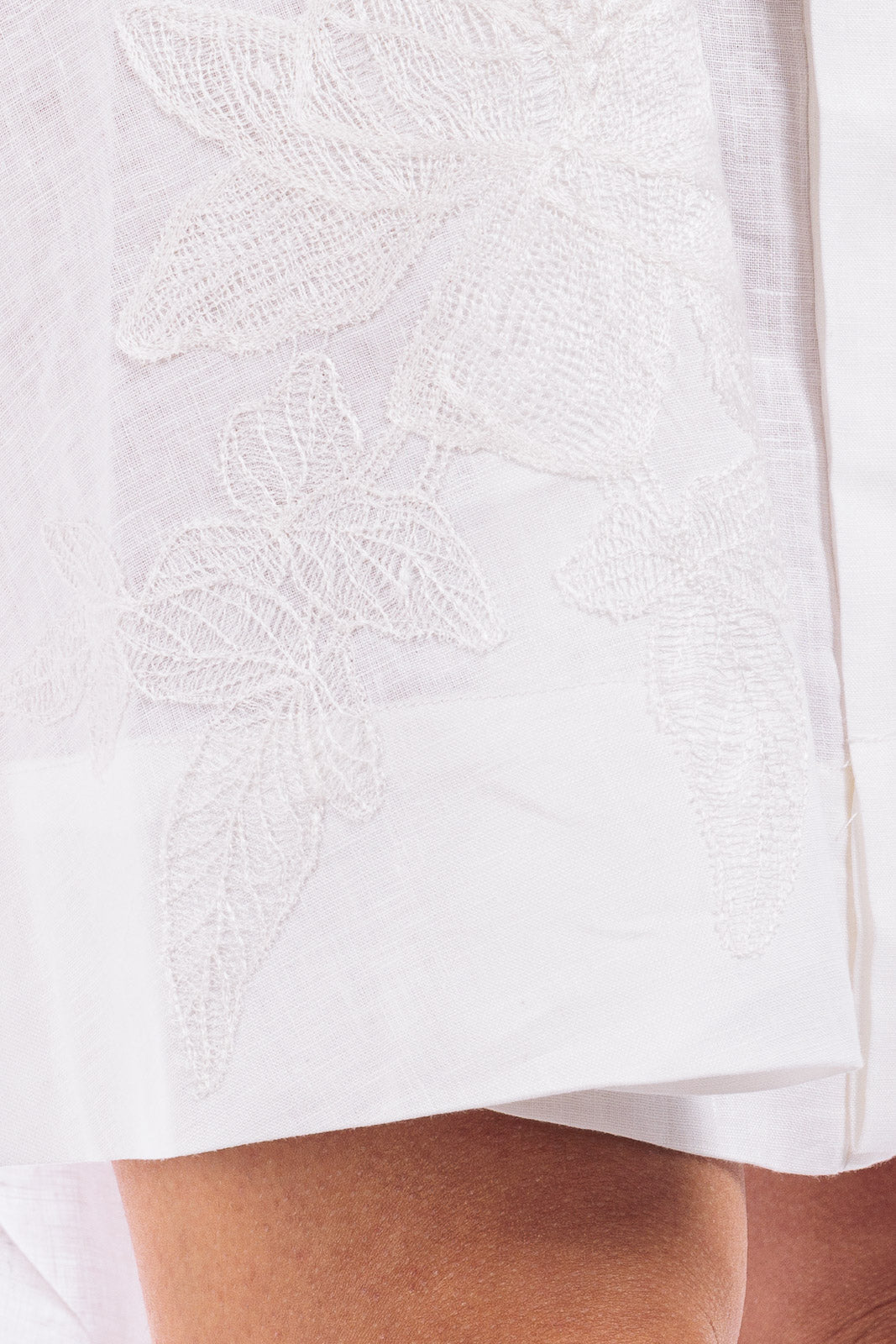 Linen Kimono Style Short Robe (with Flower Applique)