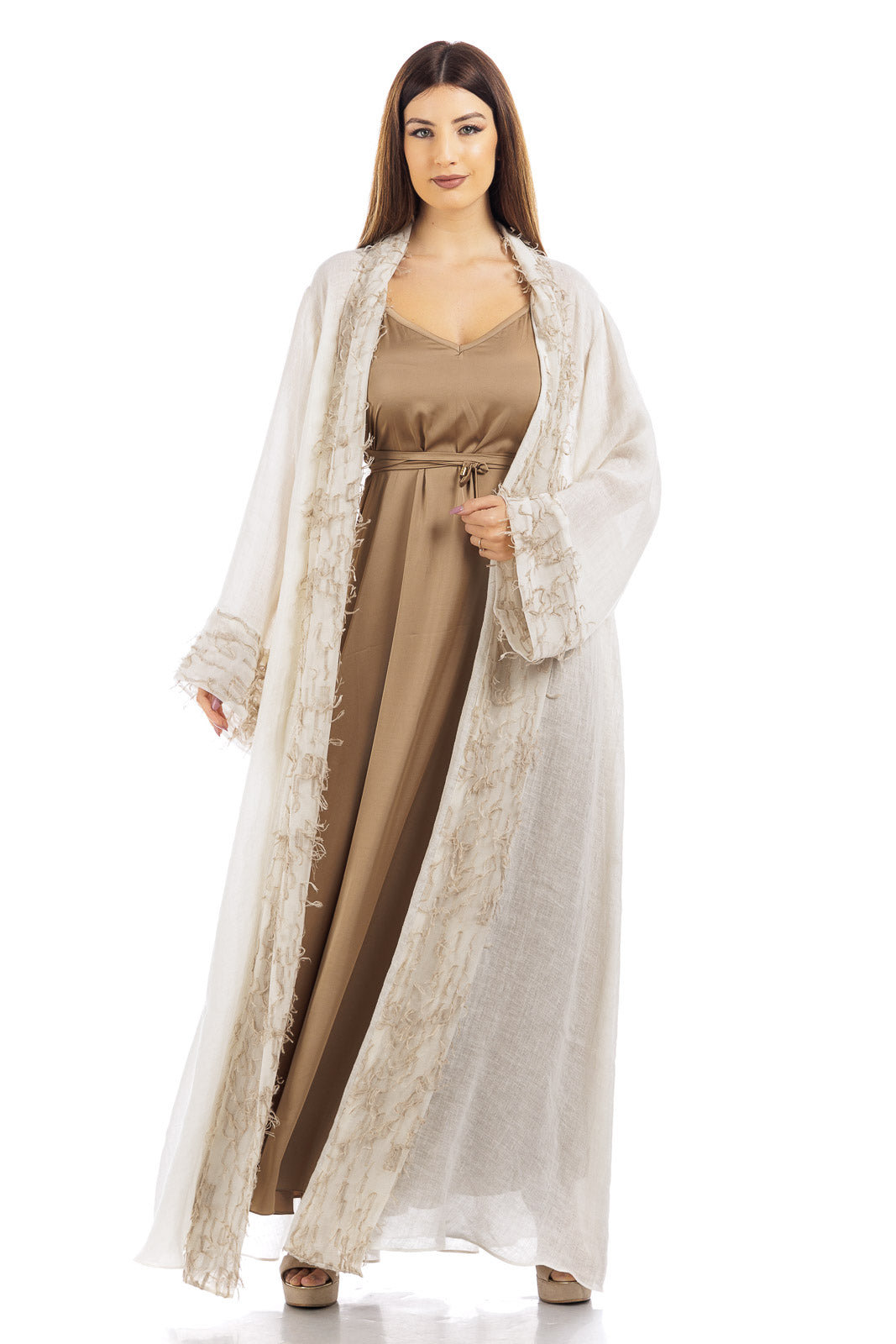 Abaya in lino con dettagli in piuma