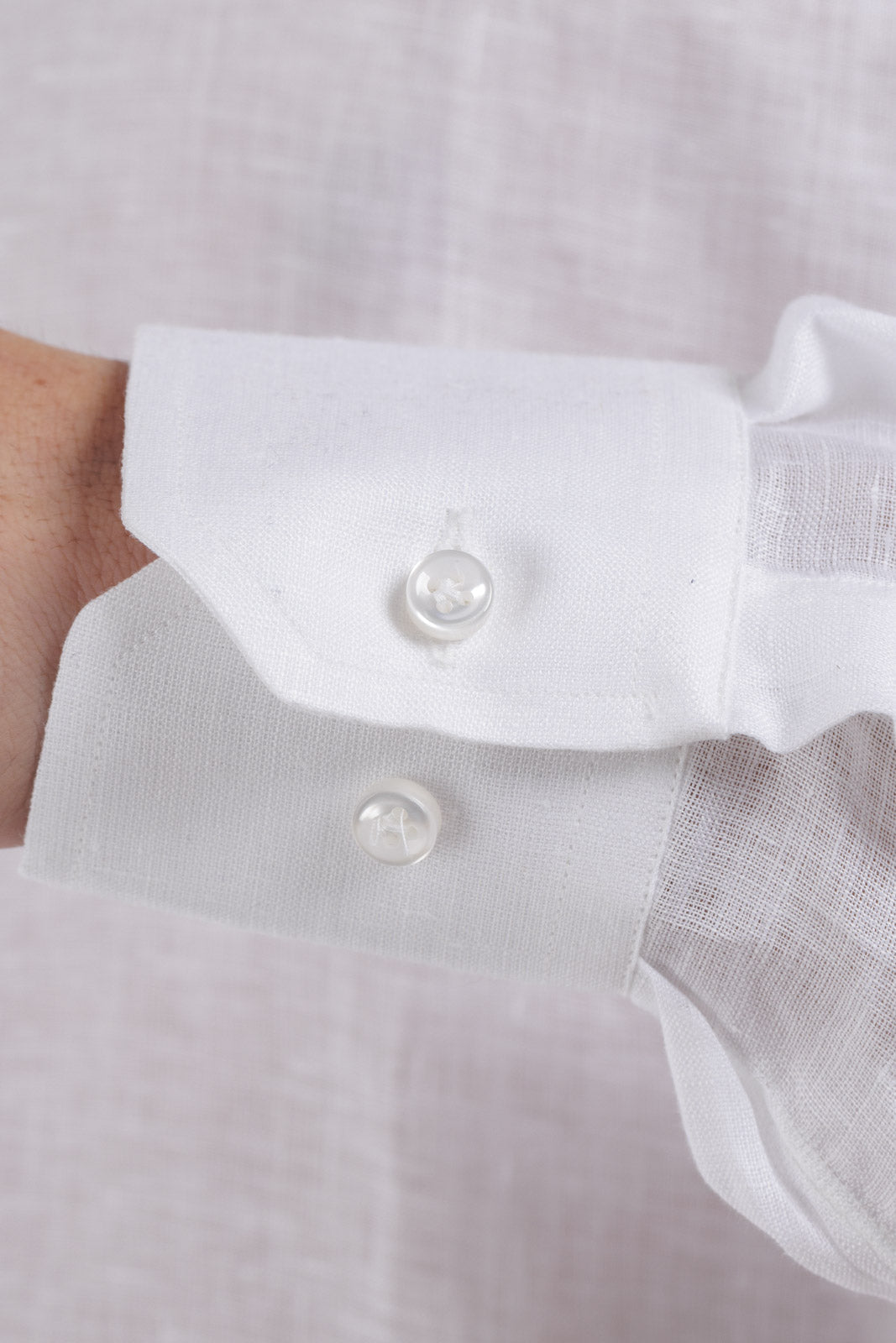 Camicia in lino con bottoni a metà spacco