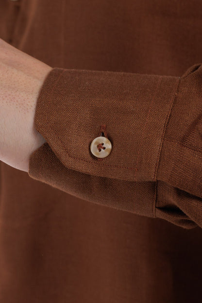 Camicia in lino con bottoni a metà spacco