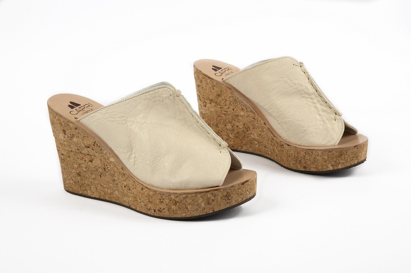 Scarpe con zeppa aperta