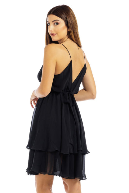 Abito corto in chiffon con cinturino in tinta unita