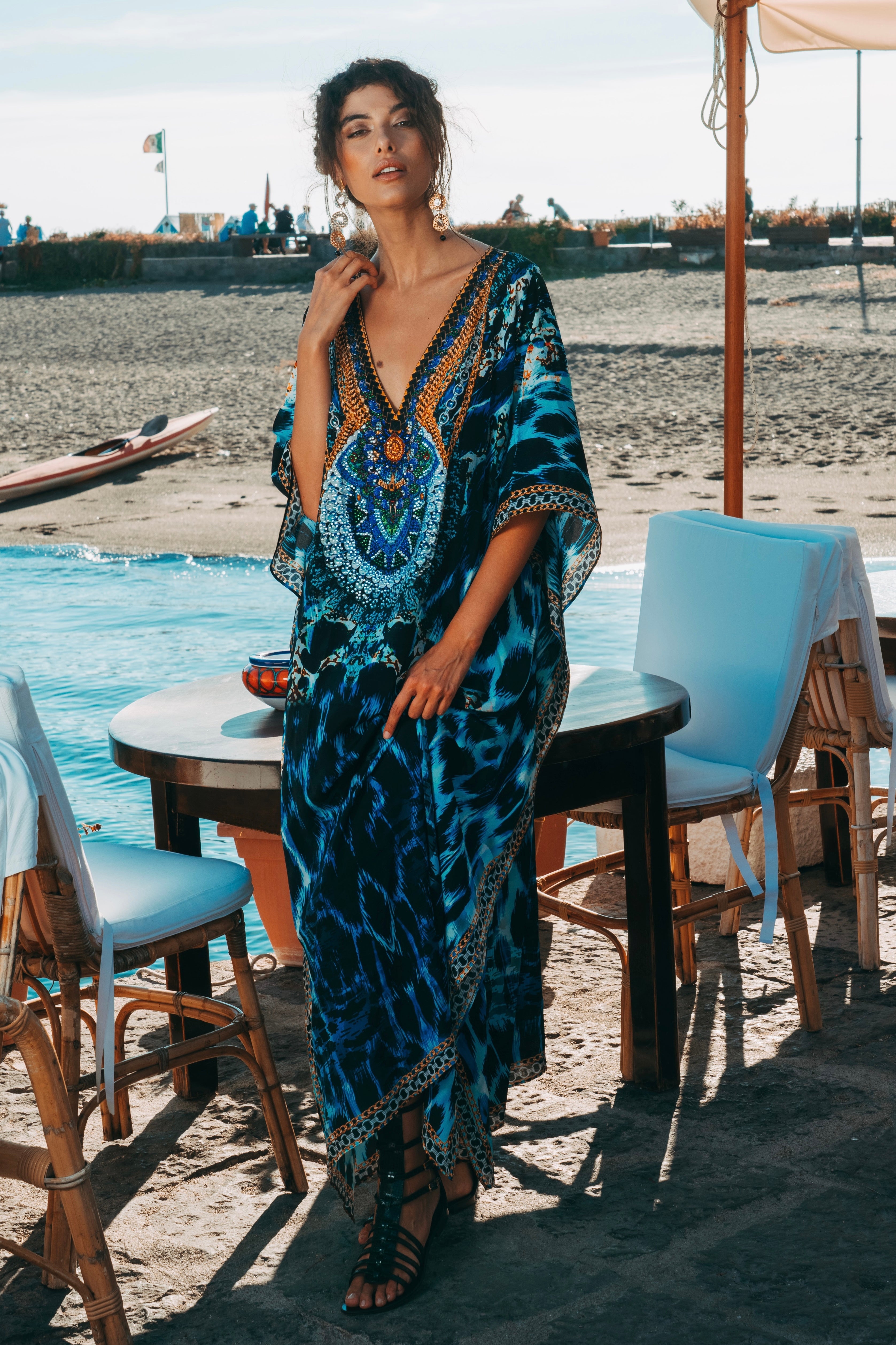 Caftano In Pura Seta Con Borchie