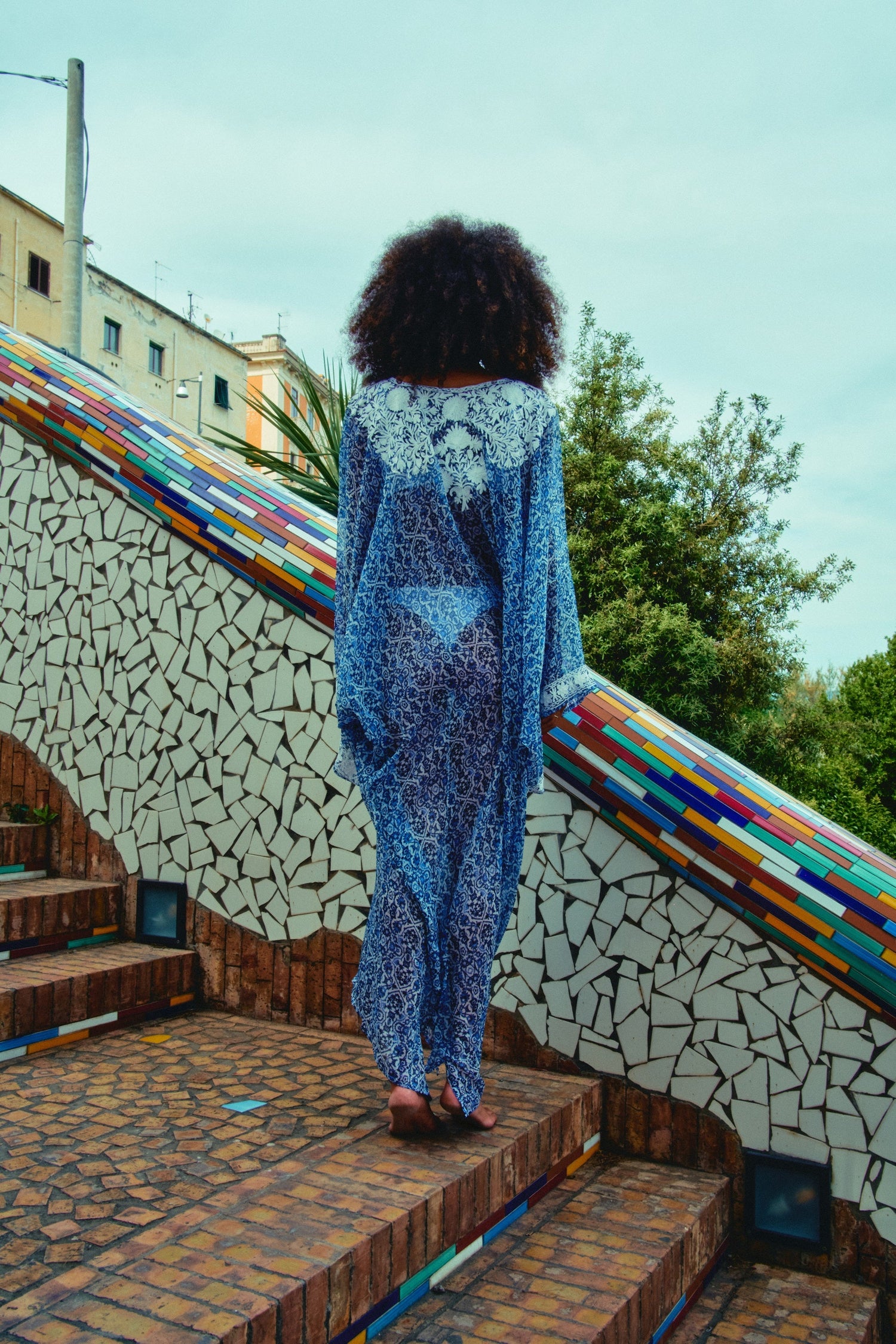 Caftano ricamato in chiffon di seta